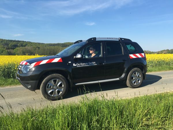 Geländefahrzeug Ge-Komm GmbH